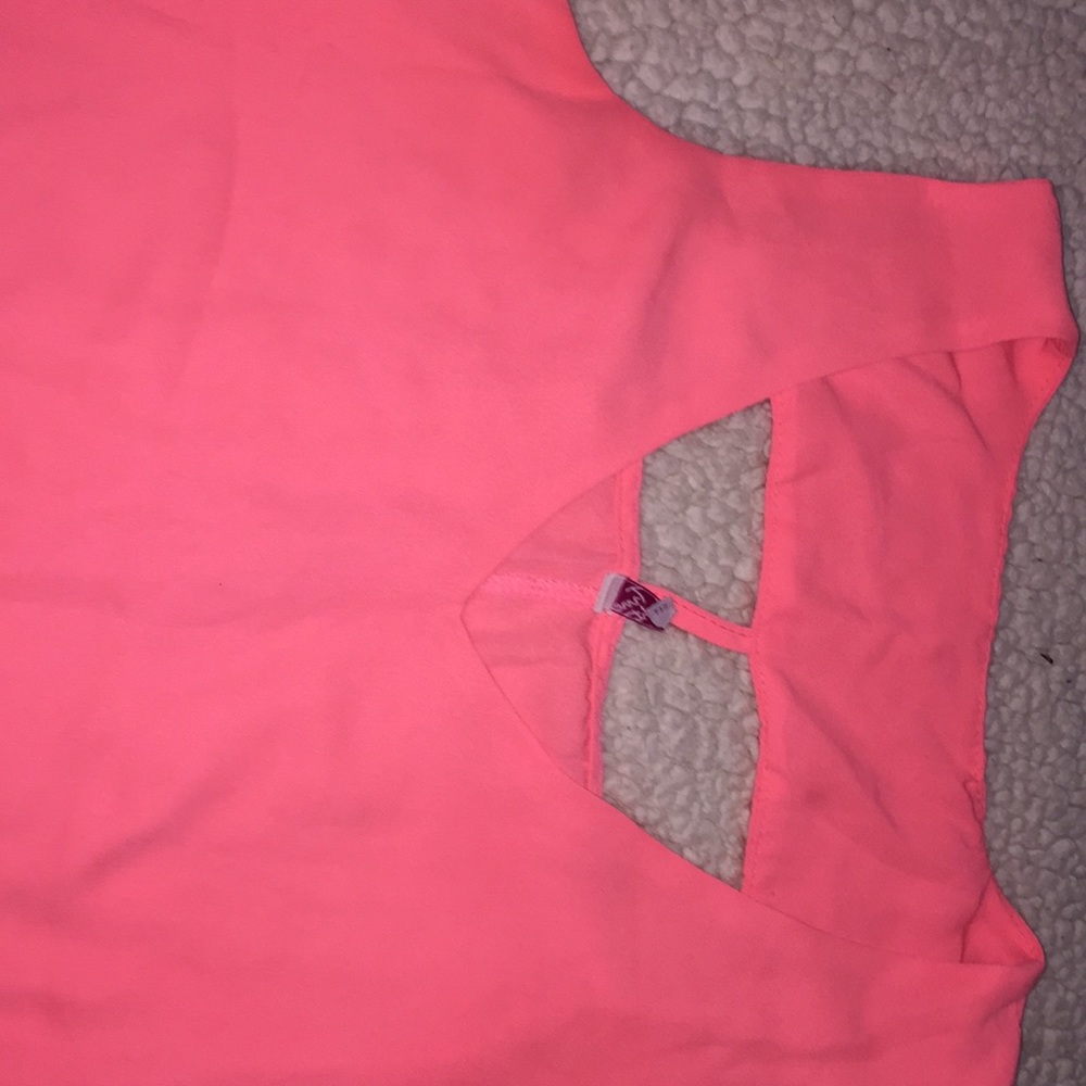 Top - Picture 2 of 2